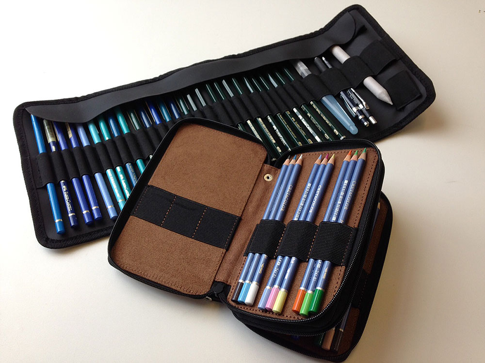 4 pencils cases