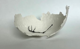 Annabel MacIver, A memory that never was, begins. Size: 28x24x16cm Porcelain and iron wire, for The Art Academy Graduate Show