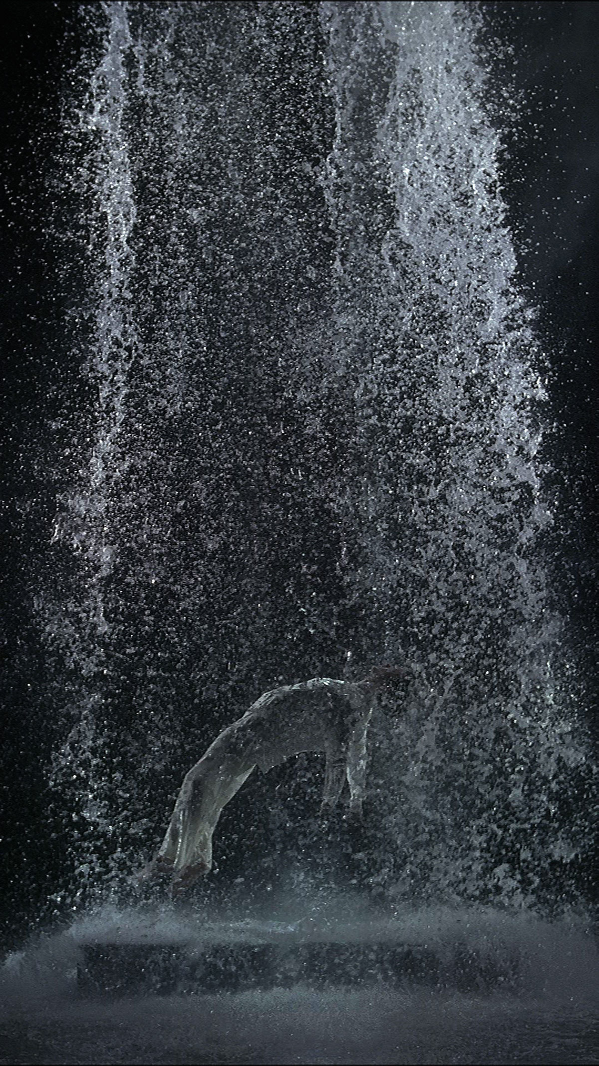 Bill Viola, Tristan’s Ascension (The Sound of a Mountain Under a Waterfall), 2005. Video/sound installation. Performer: John Hay. Courtesy Bill Viola Studio. Photo: Kira Perov.