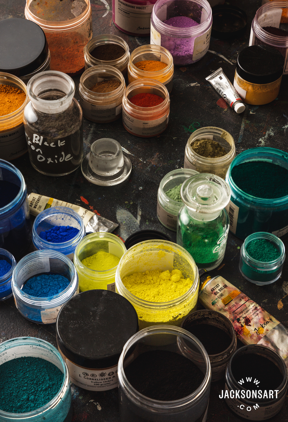 6 Ways You Can Use Your Art Supplies Safely - The Earth Pigments